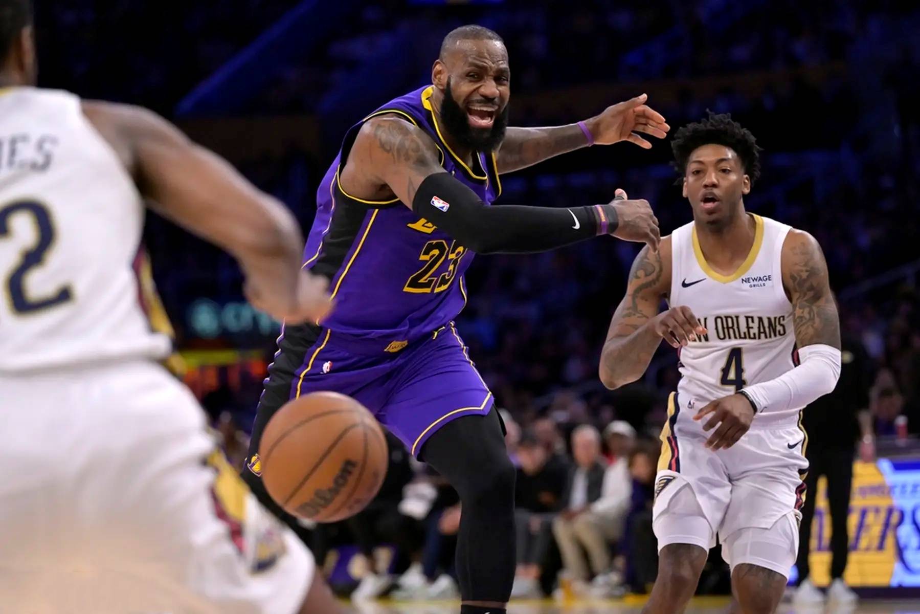 KAIYUN-包含Ning与80激战湖人分钟，锐不可当胜负难料！，詹姆斯焦点对战上演精彩一战的词条